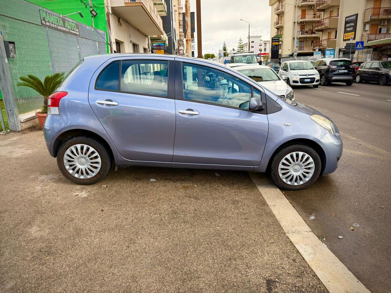 Toyota Yaris 1.0 5 porte