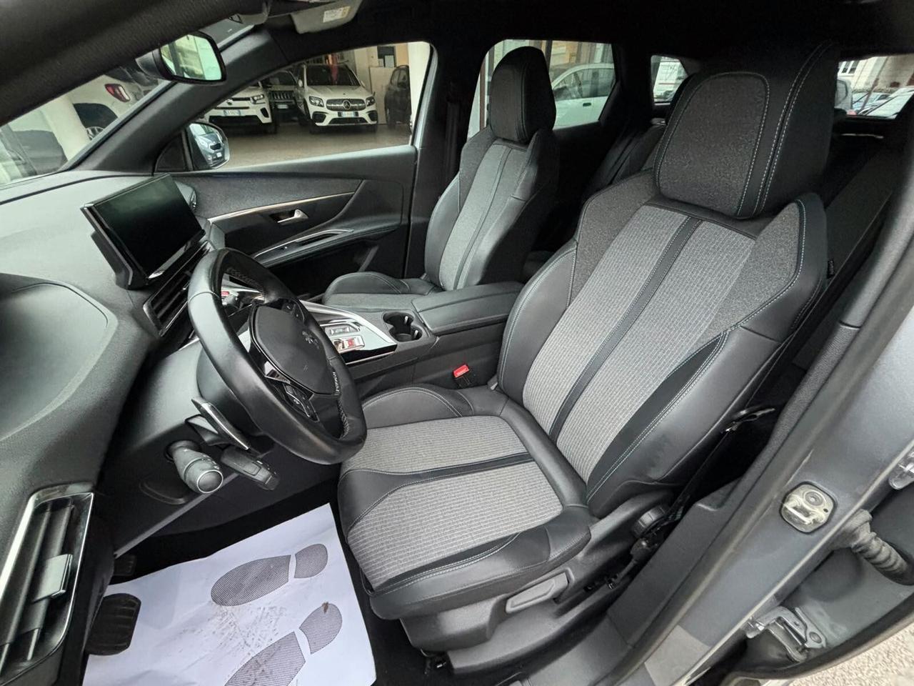 Peugeot 3008 HDi 1.5/130 CV EAT8 Allure