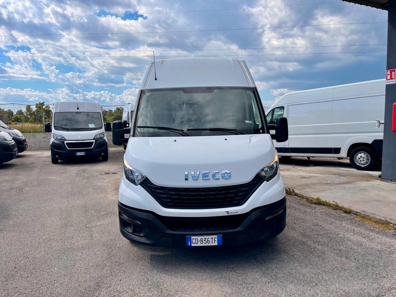 IVECO DAILY 35-120 2.3 DIESEL 116 CV - FURGONE - AZIENDALE