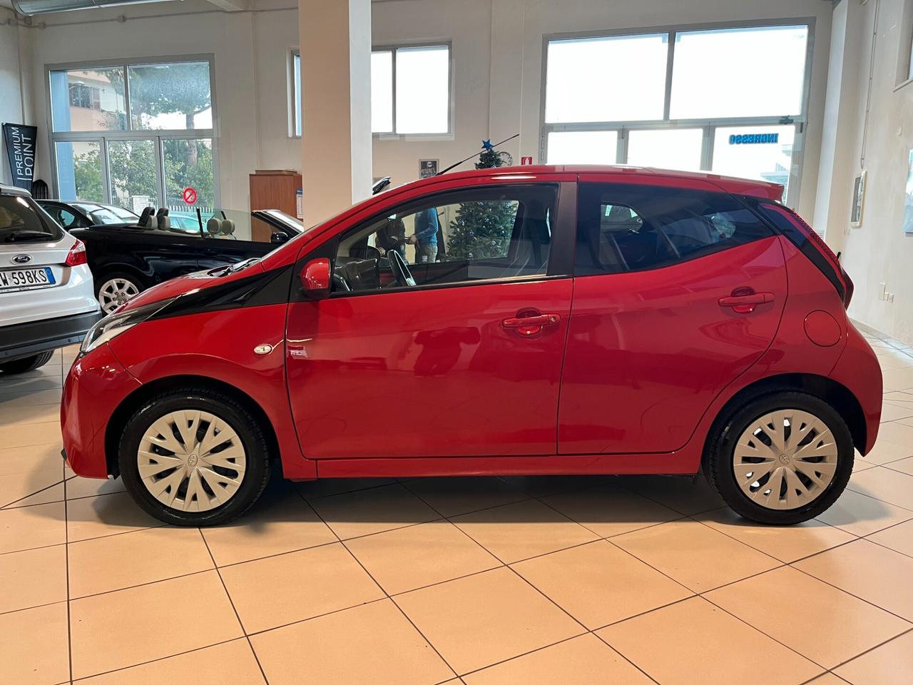 Toyota Aygo Connect 1.0 VVT-i 72 CV x-cool 5 porte