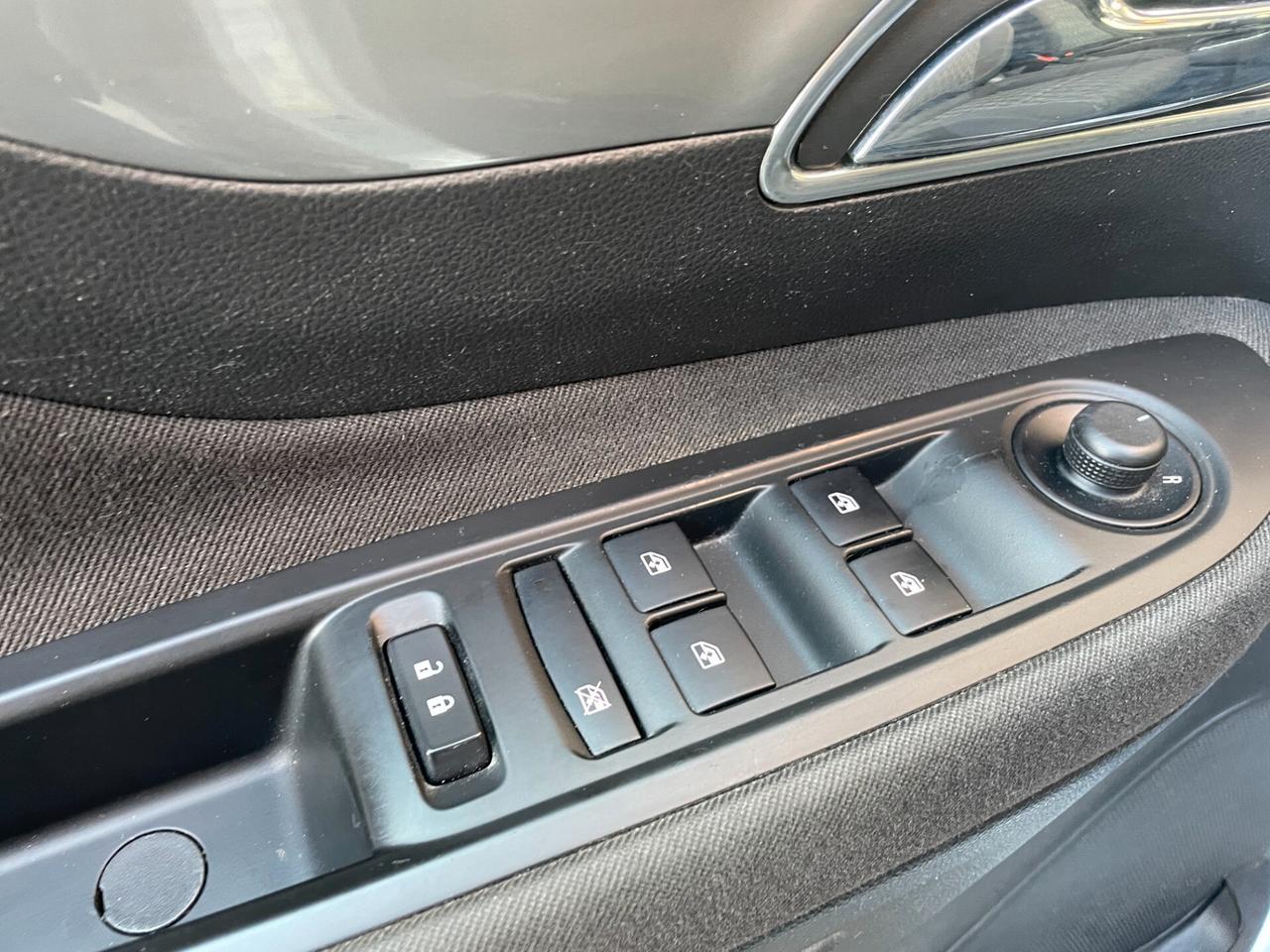 Opel Mokka BENZINA - NEOPATENTATI AREA B MILANO