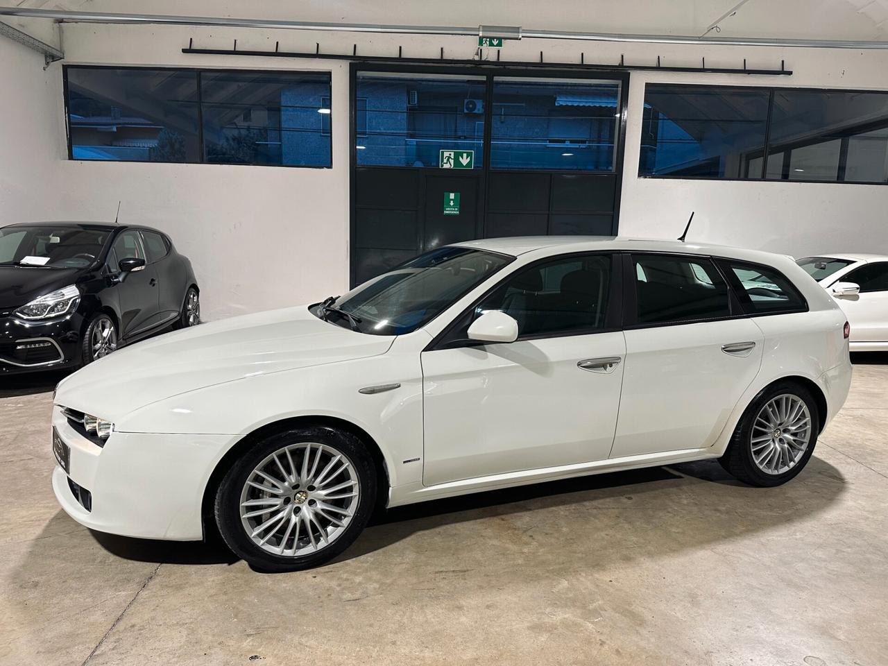 Alfa Romeo 159 1750 TBi Sportwagon BOOK SERVICE COMPLETO