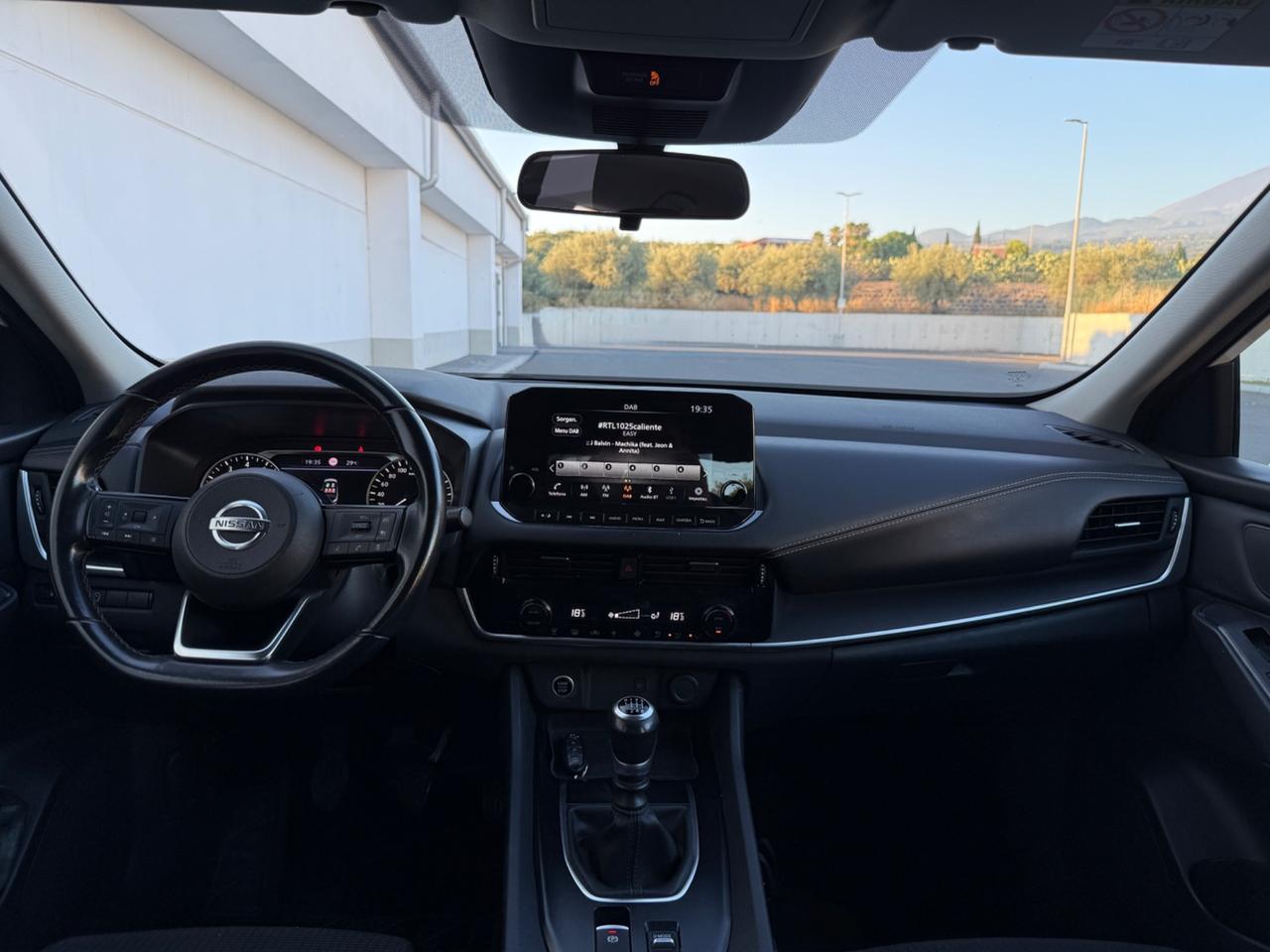Nissan Qashqai MHEV 140 CV Business