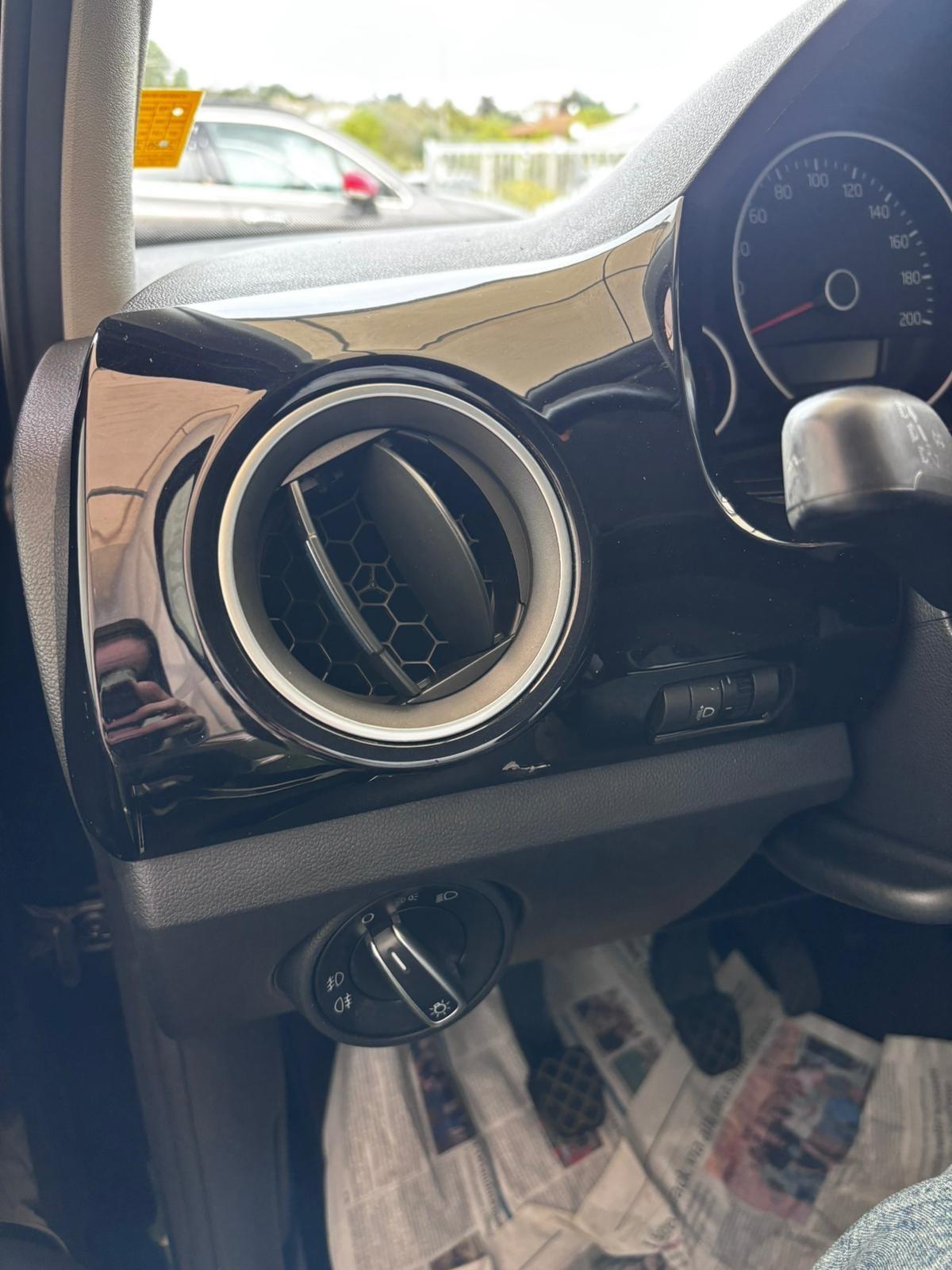 Volkswagen up! 1.0 75 CV high