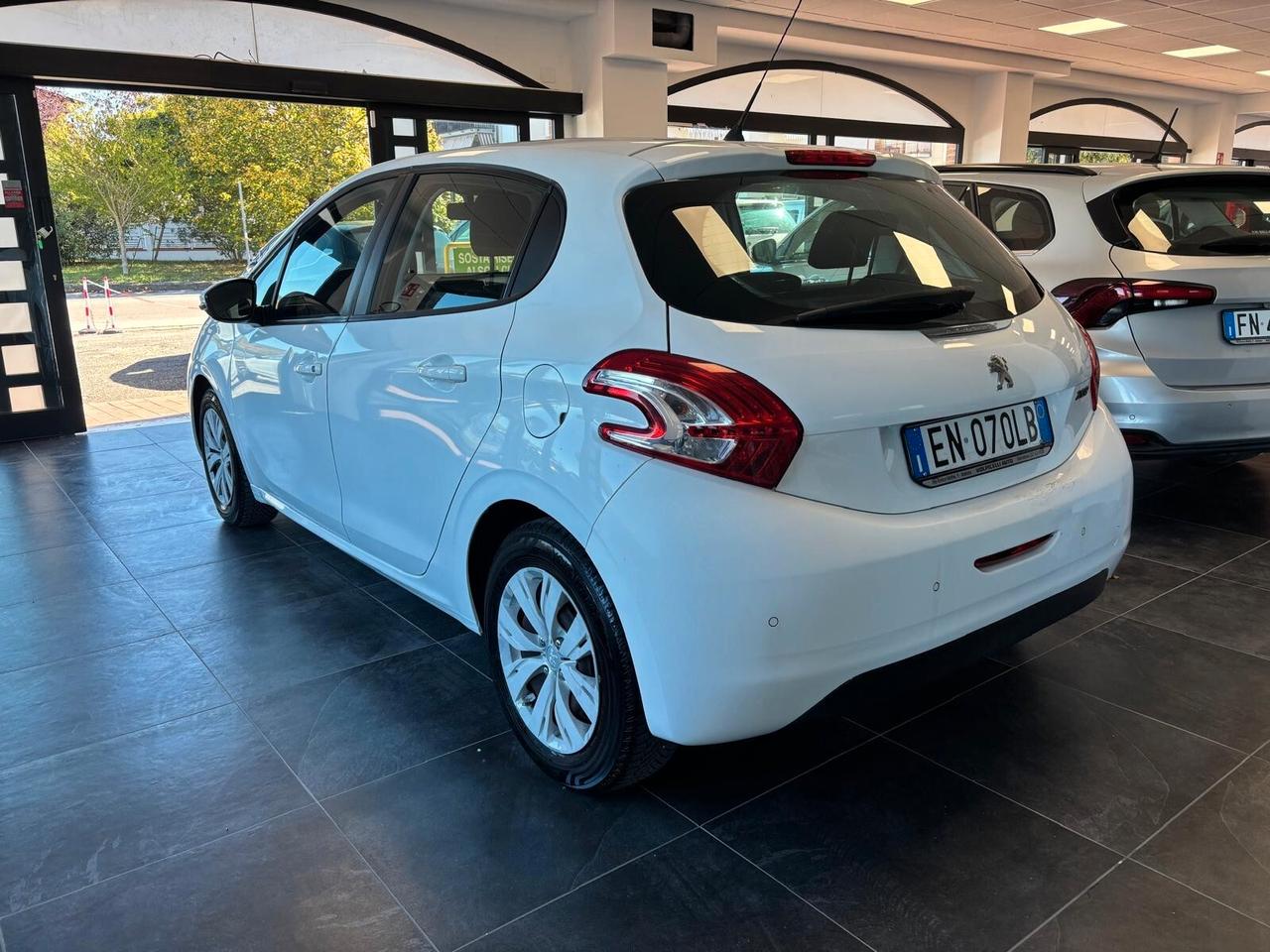 PEUGEOT 208 ANNO 2012 DS 1.4 ADATTA NEOPATENTATI KM 230 MILA