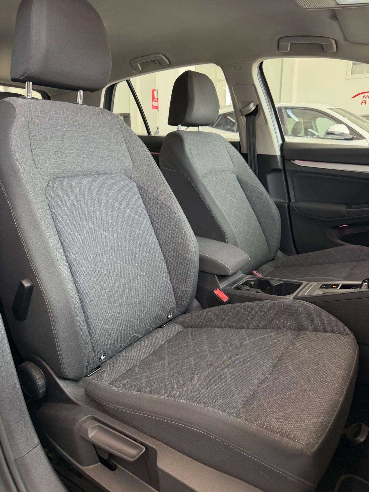 VW GOLF 8 2.0 TDI 150 CV DSG SCR Style FINANZIABILE