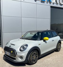 Mini Cooper SE XL possibilità noleggio no scoring