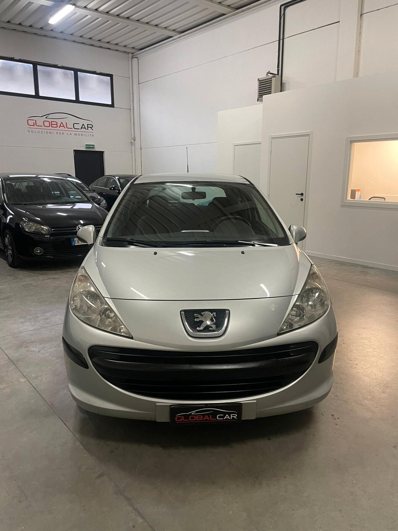 Peugeot 207 1.4 8V 75CV 3p. benz ok neopatentati