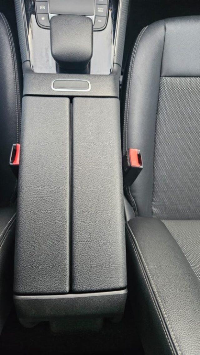 MERCEDES-BENZ GLA 200 d Automatic Premium