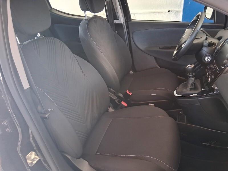 Lancia Ypsilon 1.0 FireFly 5 porte S&S Hybrid Ecochic Gold