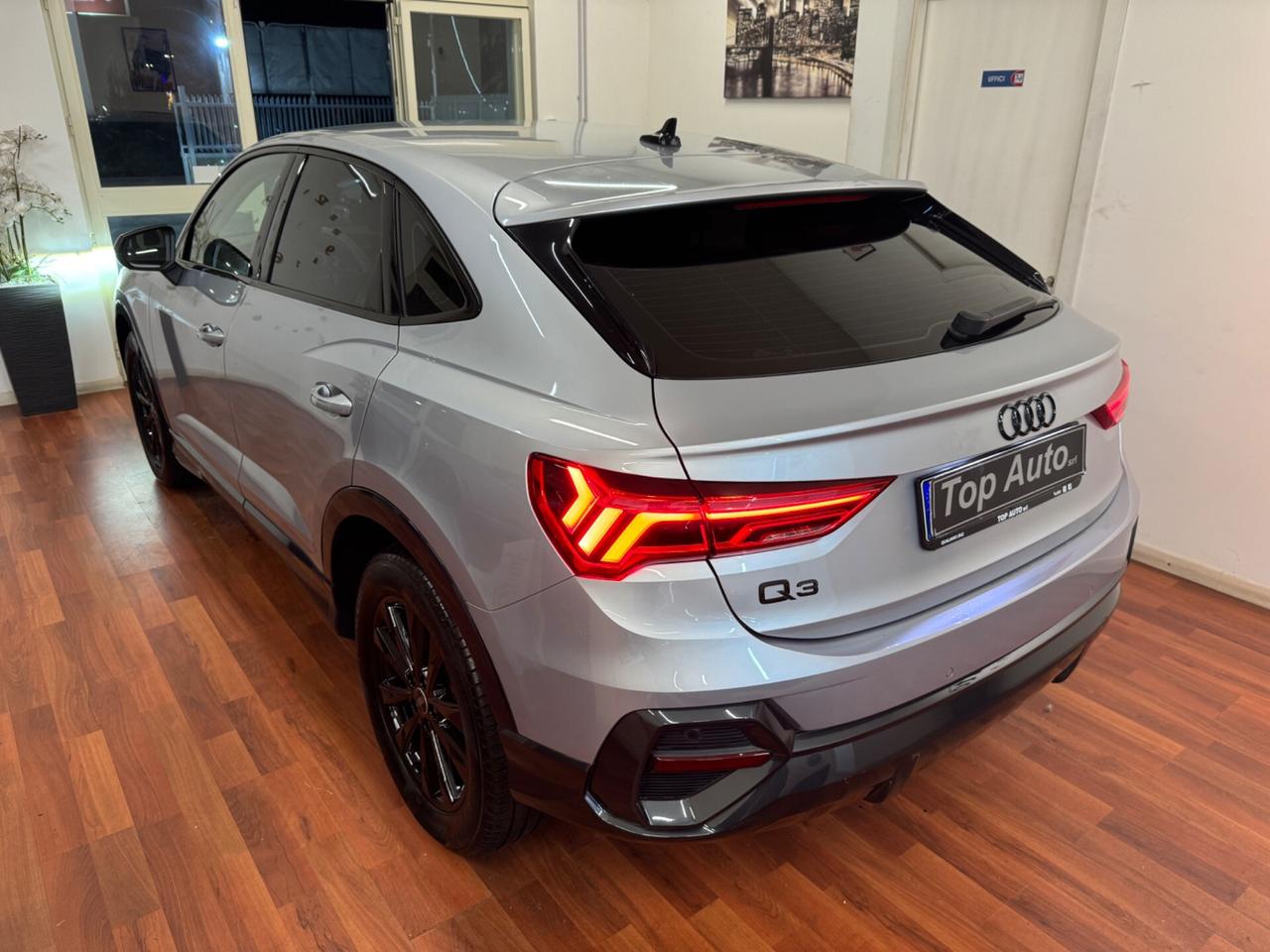 AUDI Q3 SPB 35 TDI S TRONIC IDENTITY BLACK - MY21