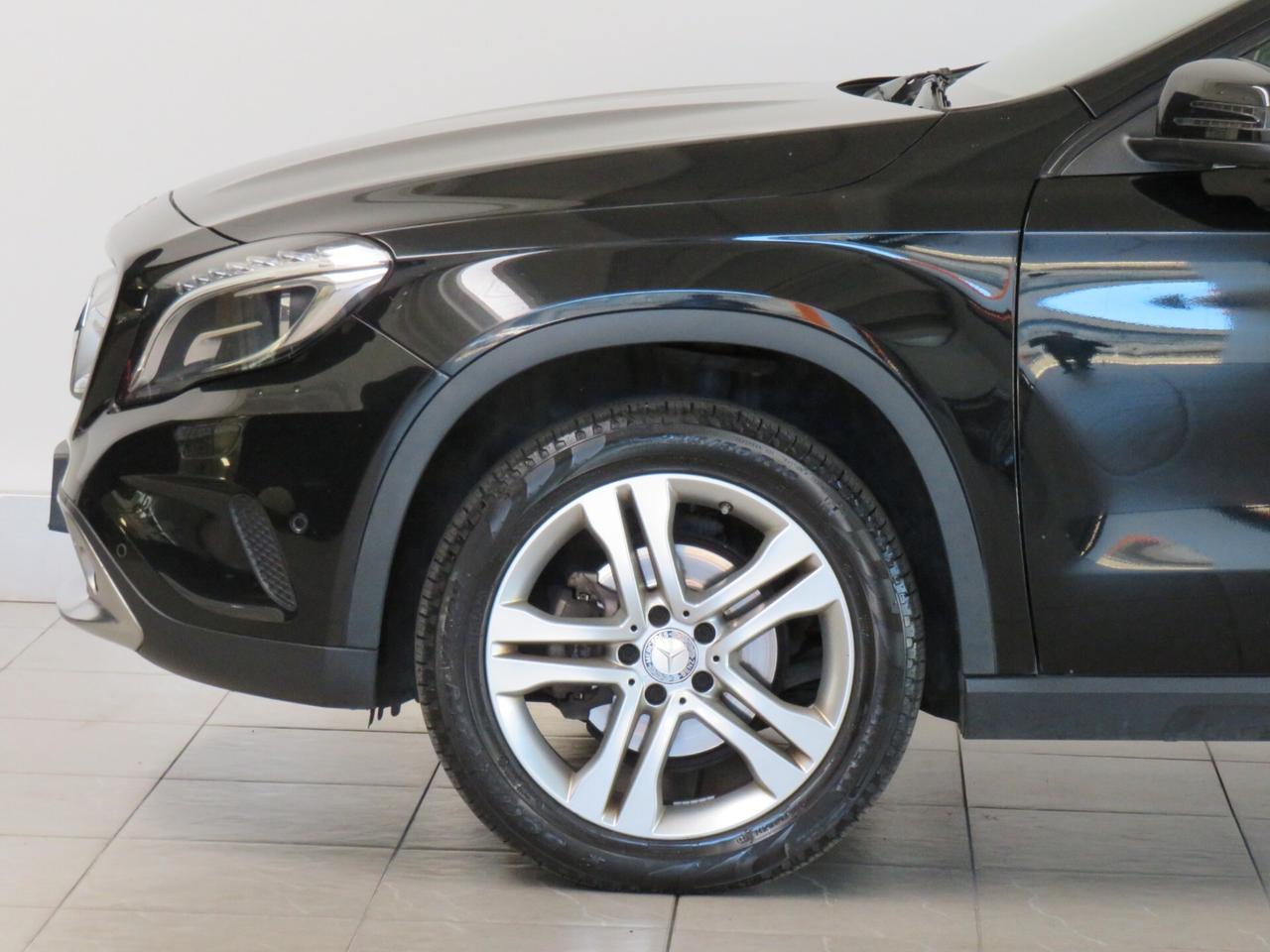 Mercedes-benz GLA 220 4matic premium