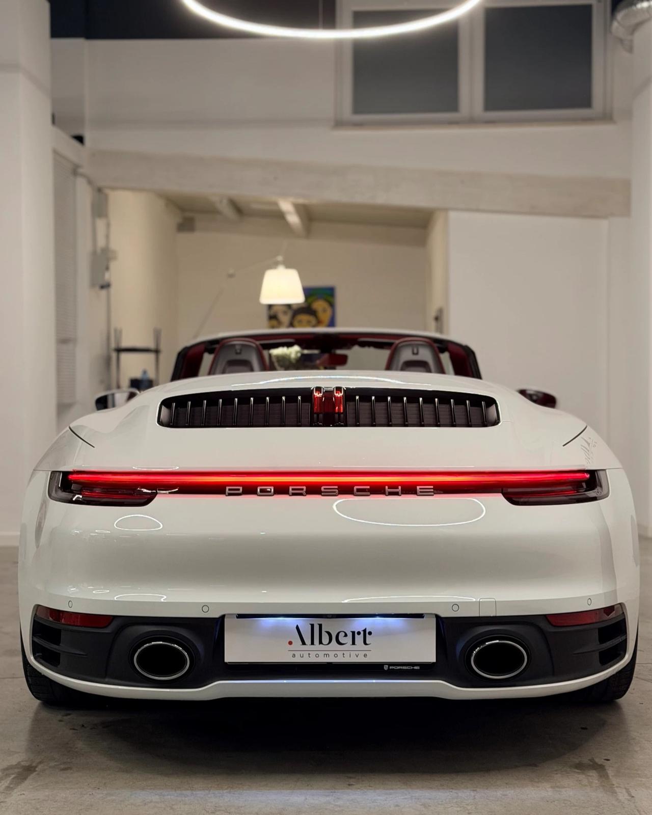 Porsche 911 Carrera Cabriolet