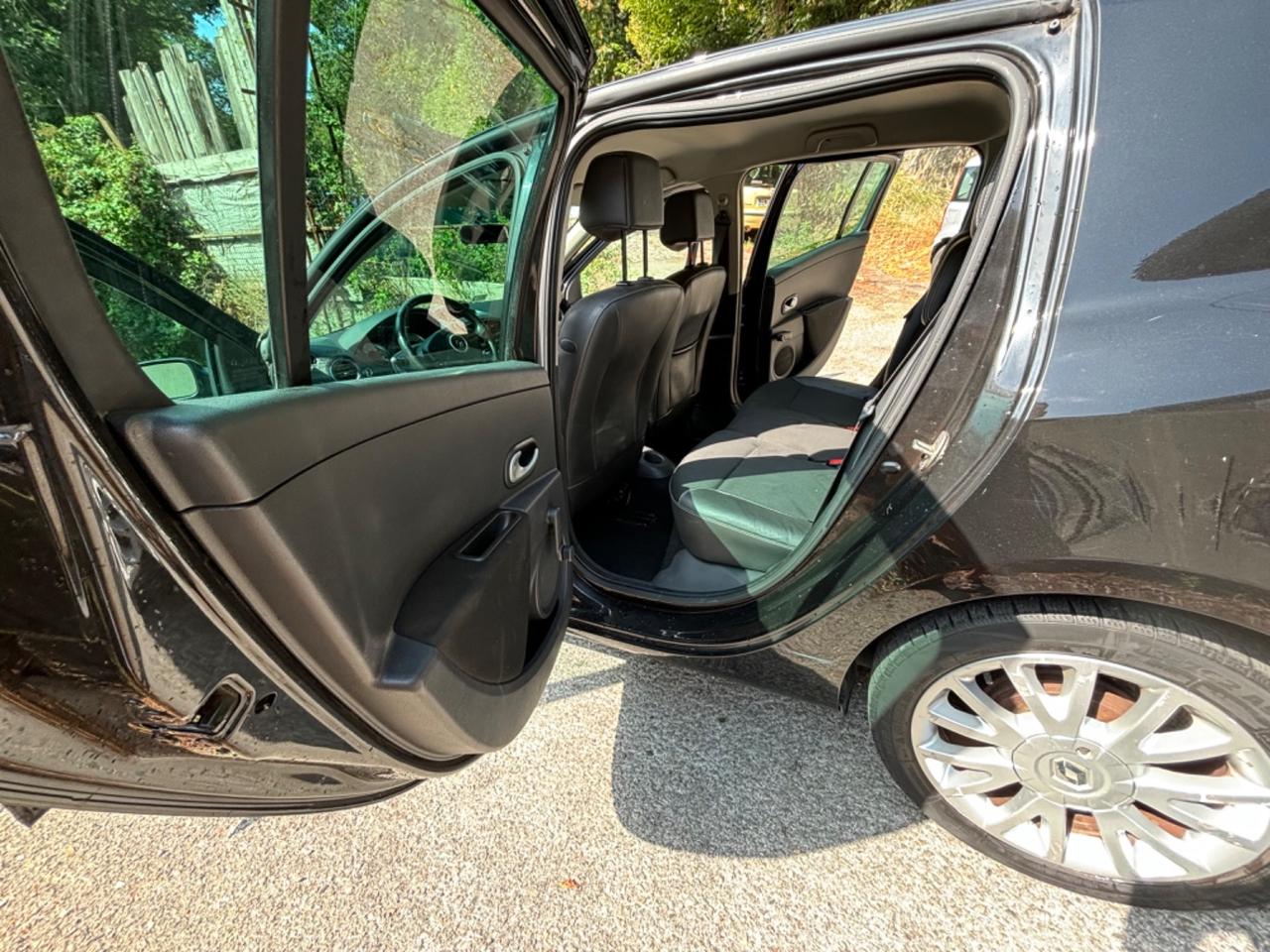 Renault Clio 1.2 16V 5 porte Le Iene