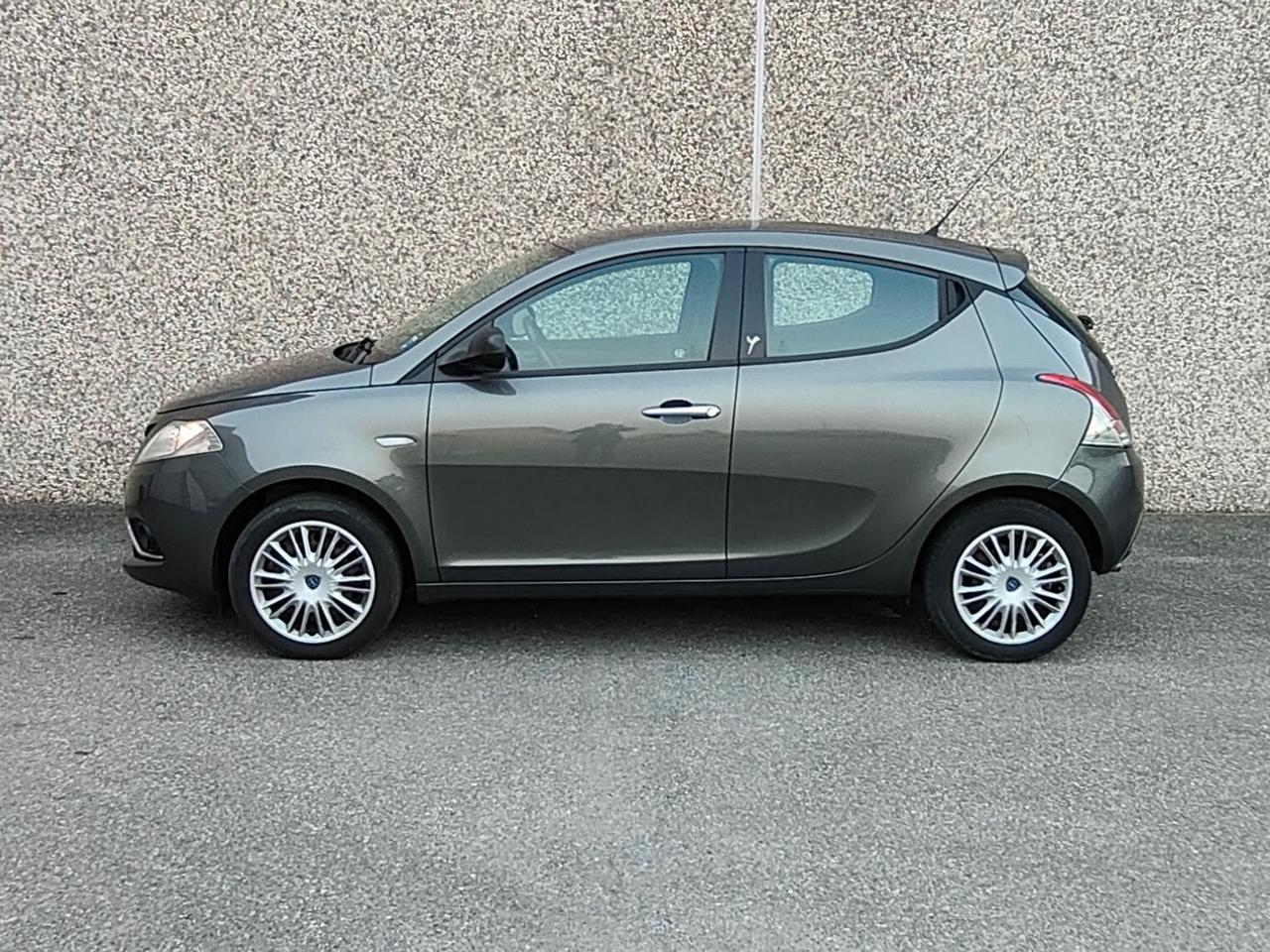 Lancia Ypsilon 1.2 69 CV 5 porte Gold