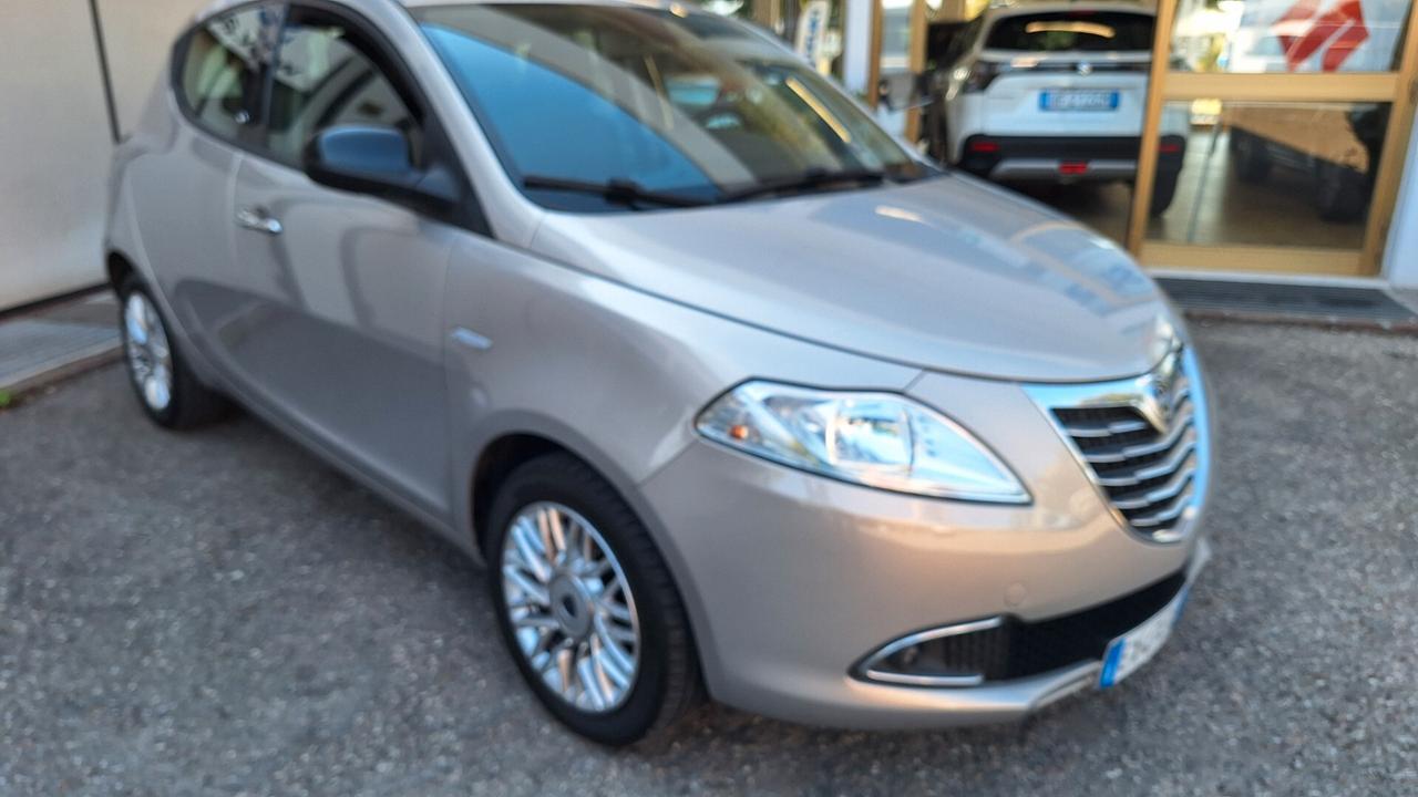 Lancia Ypsilon 1.2 69 CV 5 porte Gold