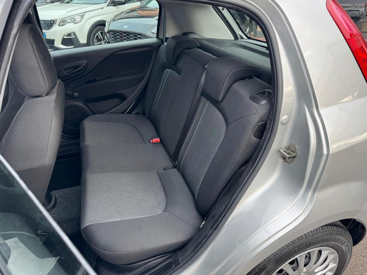 Fiat Punto 1.2 BENZ 5 PORTE KM 64000 - 2015