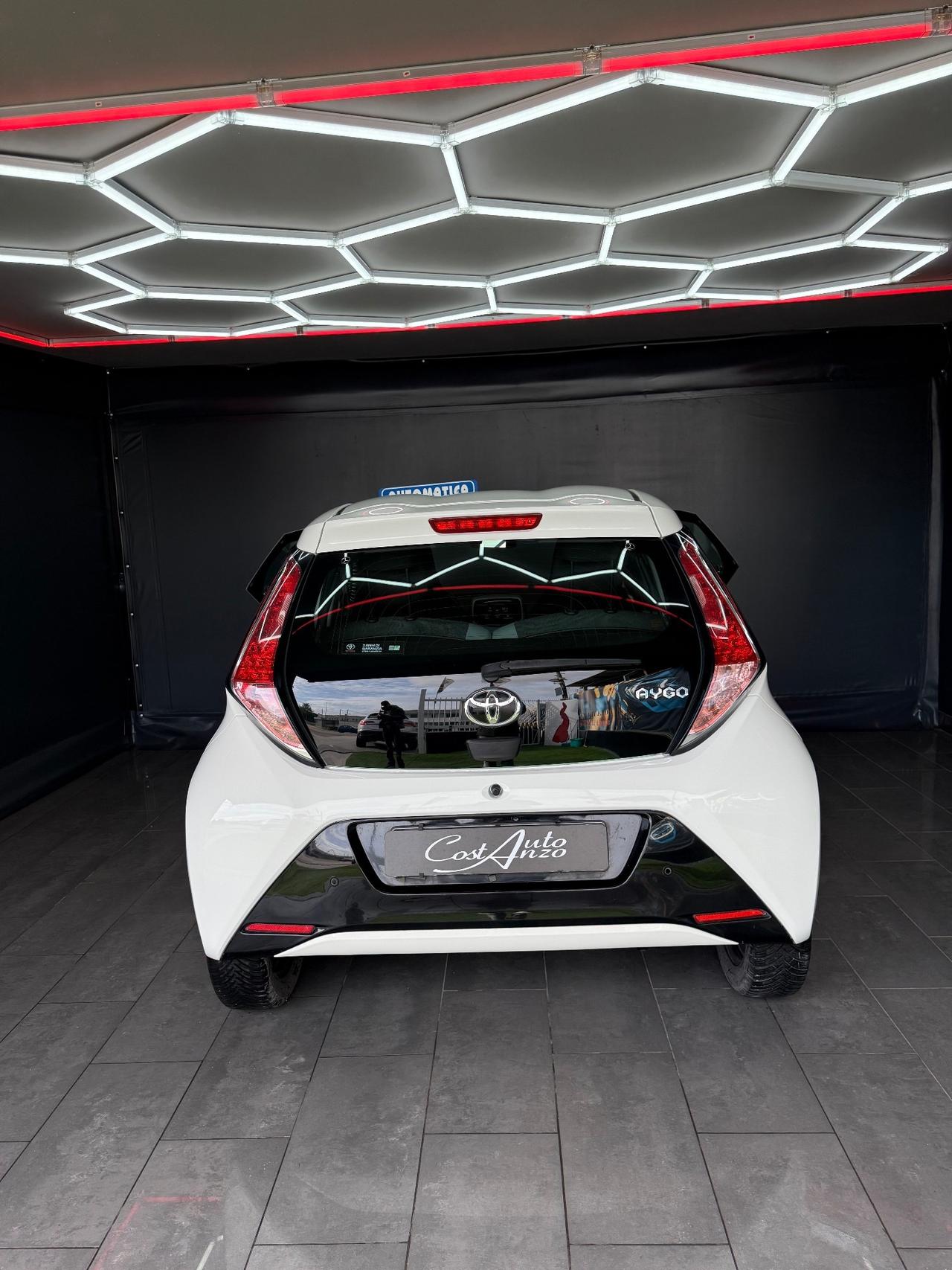Toyota Aygo 1.0 Benzina x-clusiv 11/2014 AUTOMATICA