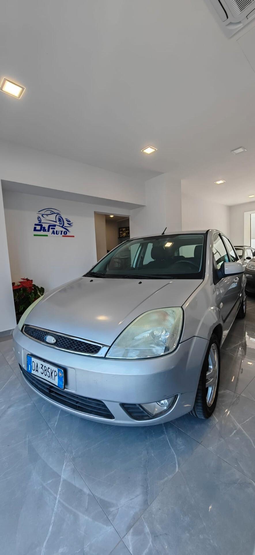 Ford Fiesta 1.2 16V 5p. Ghia