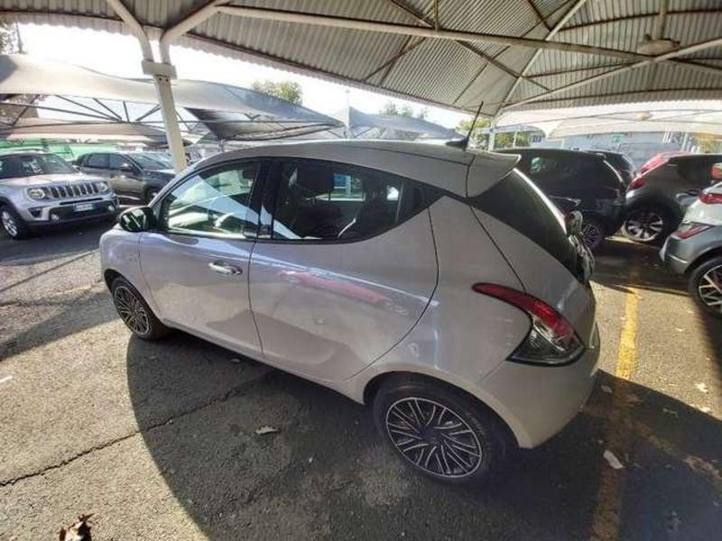 Lancia Ypsilon 1.0 FireFly Hybrid Gold