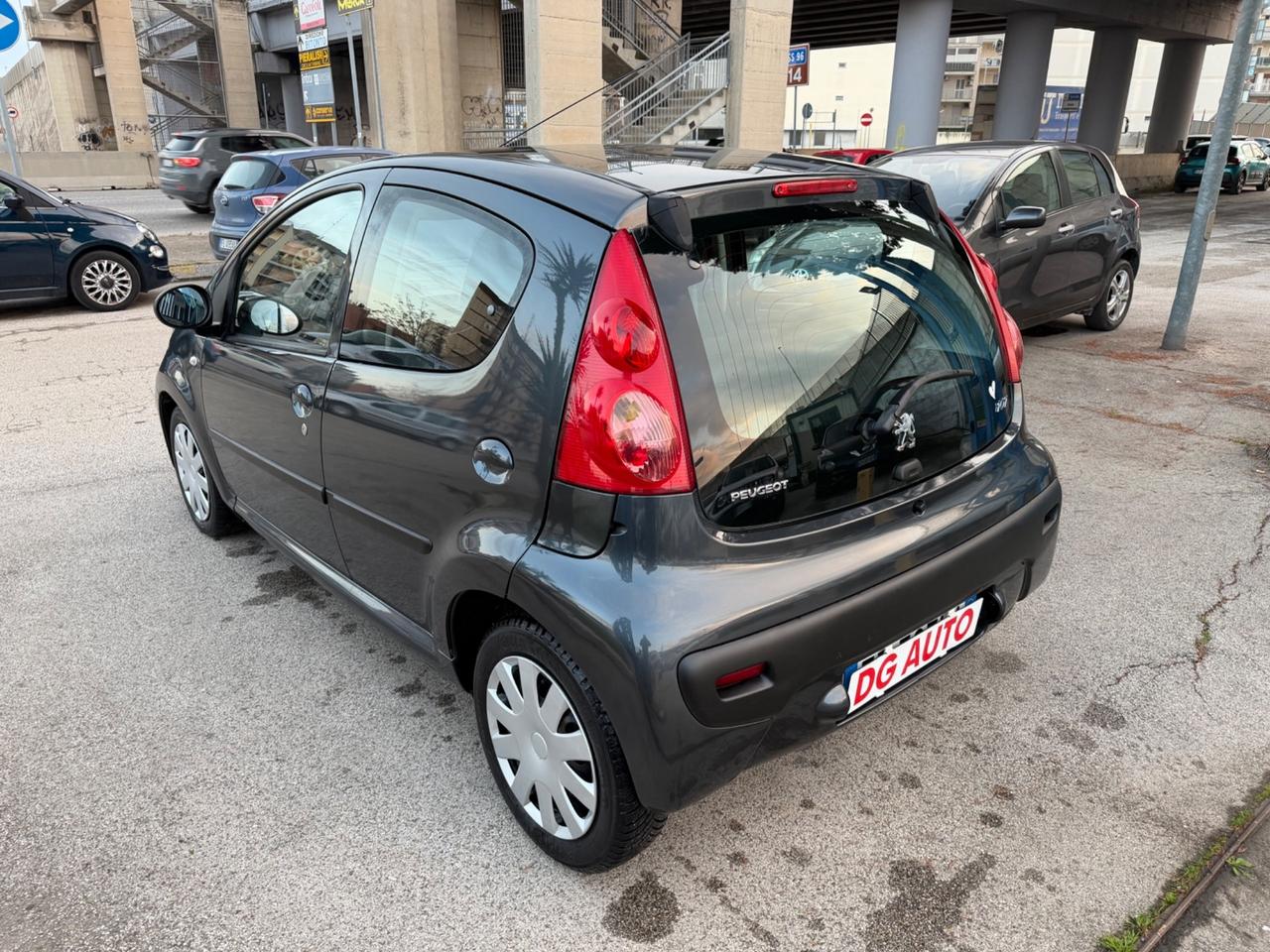 Peugeot 107 1.0 benzina 68 cavalli 2010