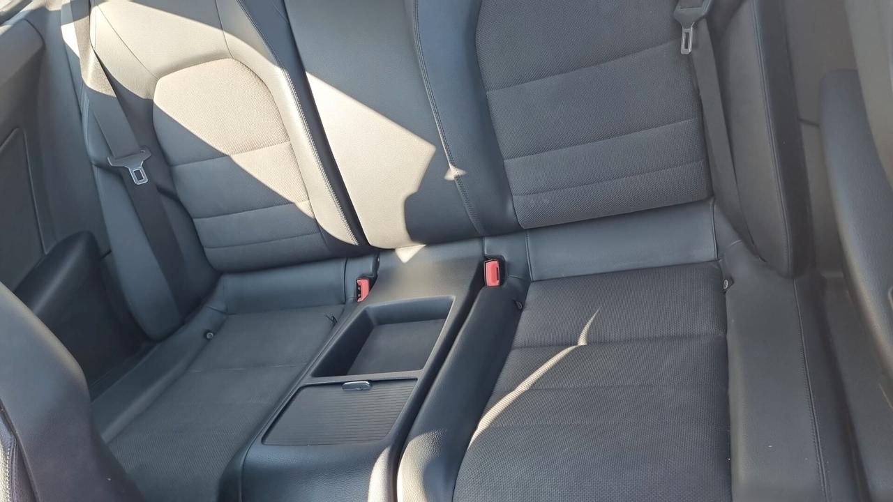 Mercedes-benz E 220 CDI Coupé BlueEFFICIENCY