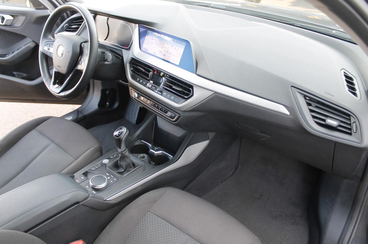 Bmw 116 116d 5p. Advantage