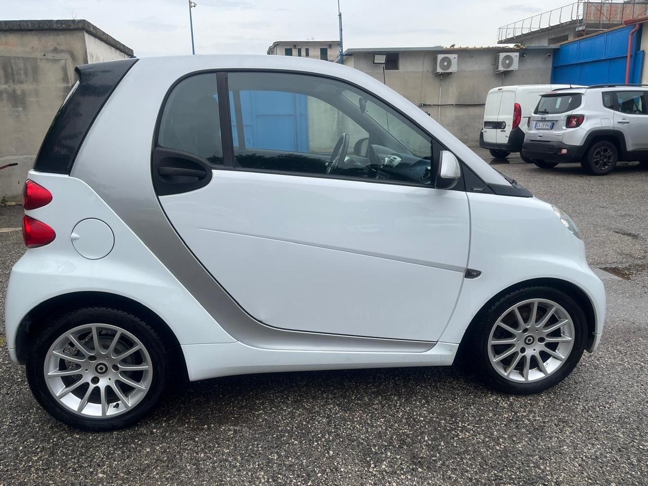 Smart for two 1.0 mhd - passion/navi -2012