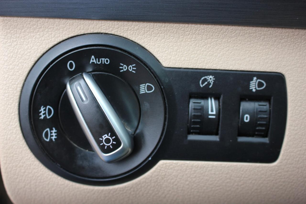 Volkswagen Touran 7 POSTI 1.6 TDI 105 CV AUTOMATICA GARANZIA 12 MESI