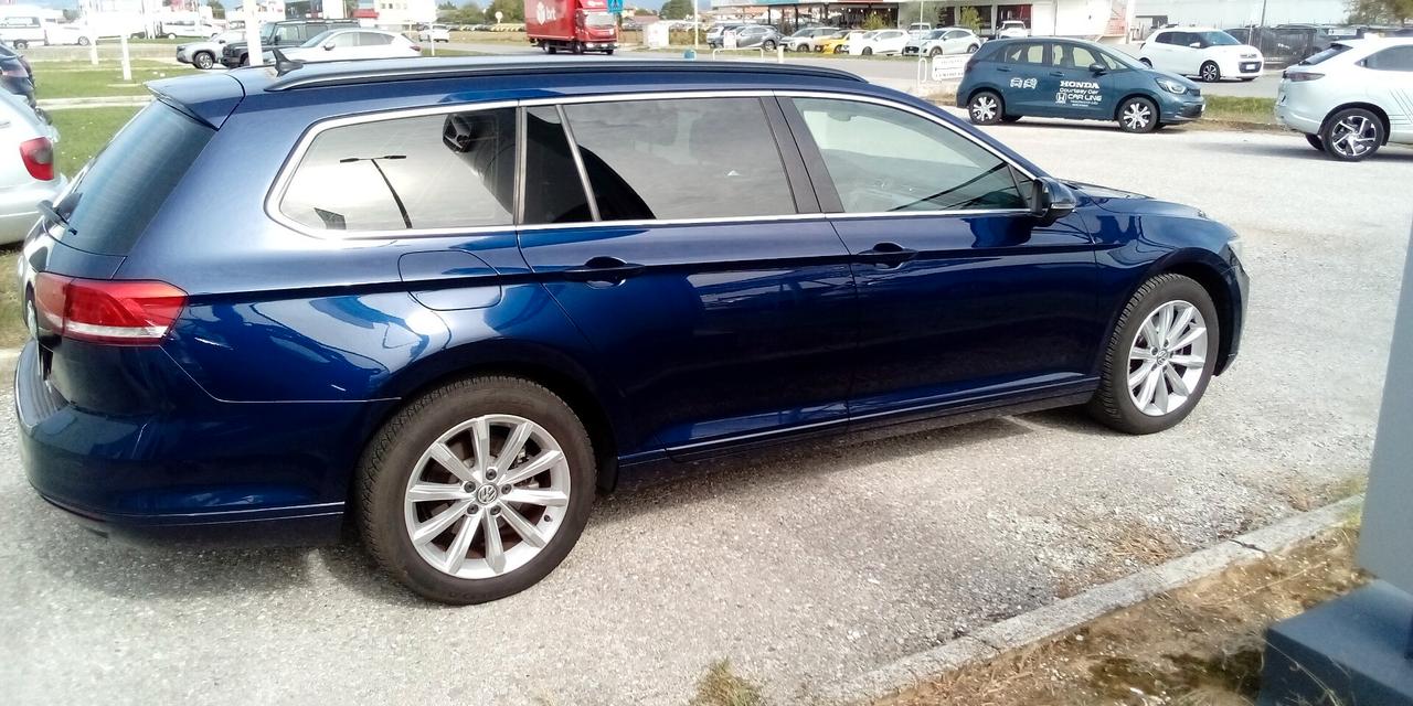 Volkswagen Passat Variant 1.6 TDI SCR DSG Business BMT