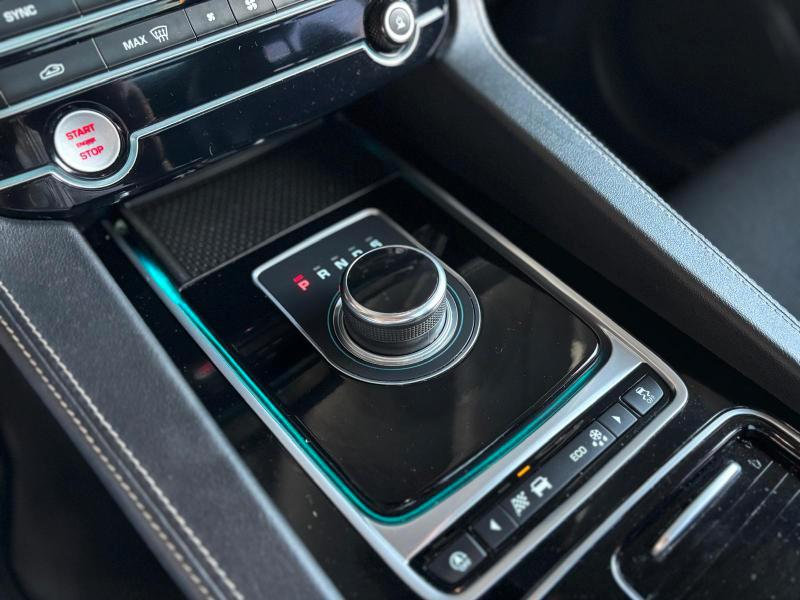 Jaguar F-Pace 2.0d i4 R-Sport awd 180cv auto my20