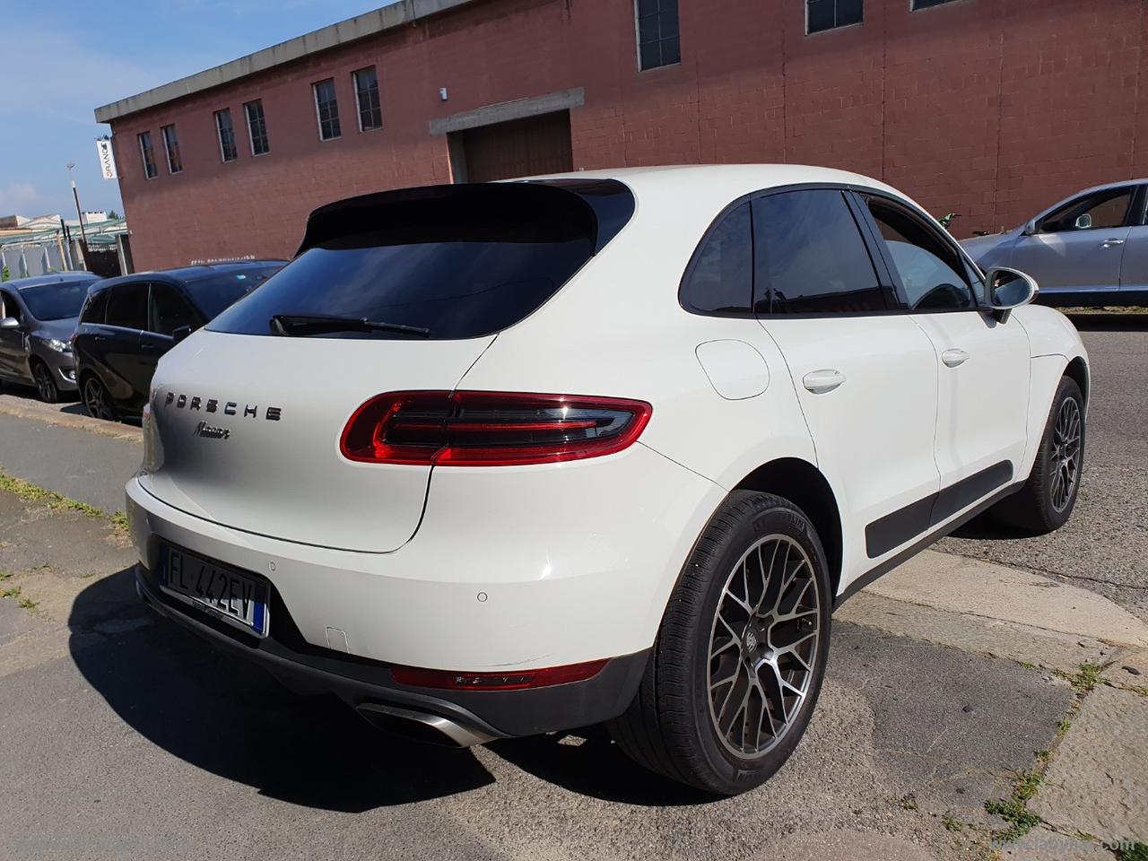 PORSCHE Macan 2.0 BENZINA 252 CV