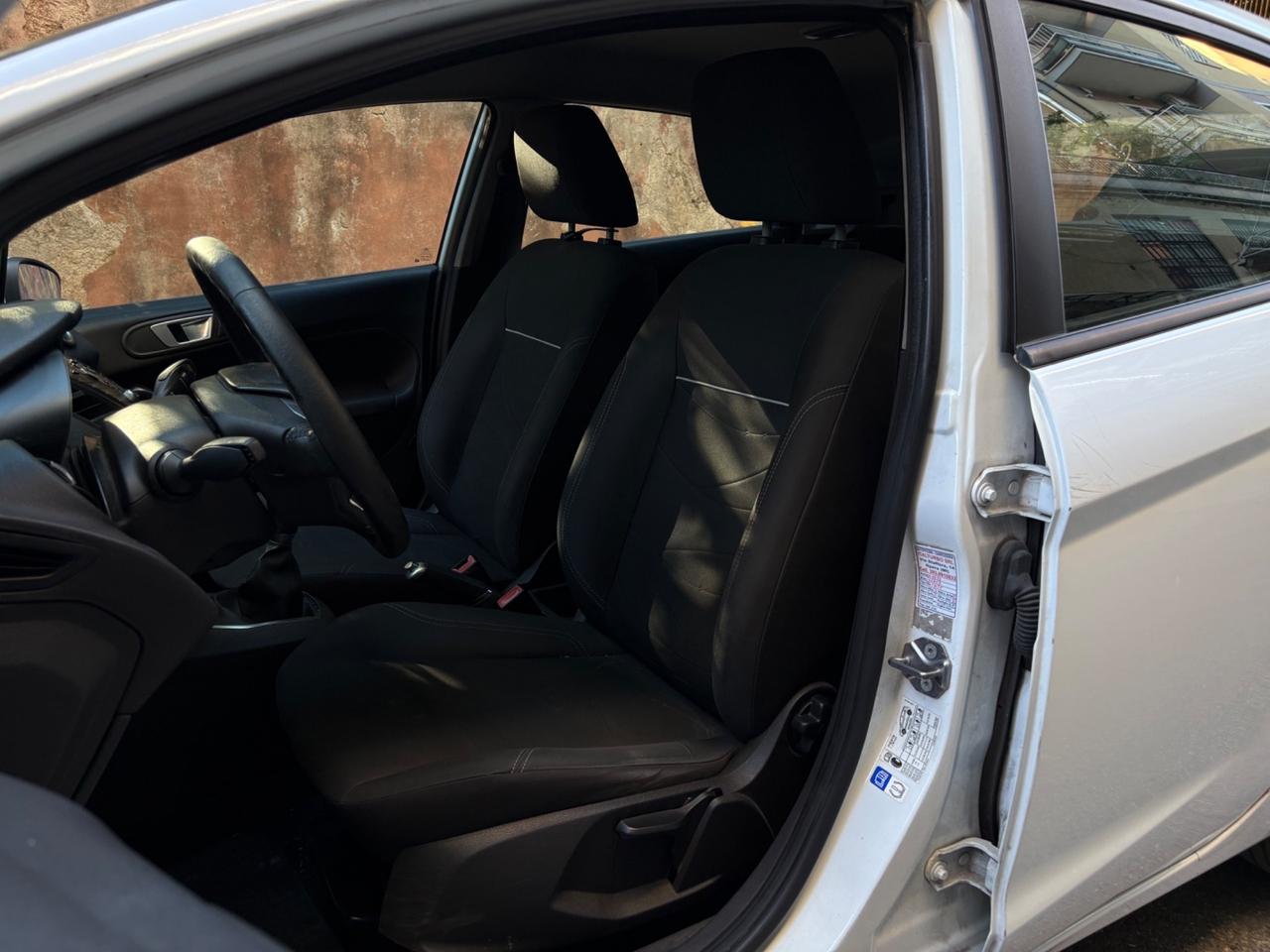 Ford Fiesta 1.5 TDCi 75CV 5 porte Black & White Edition. - DISTRIBUZIONE FATTA