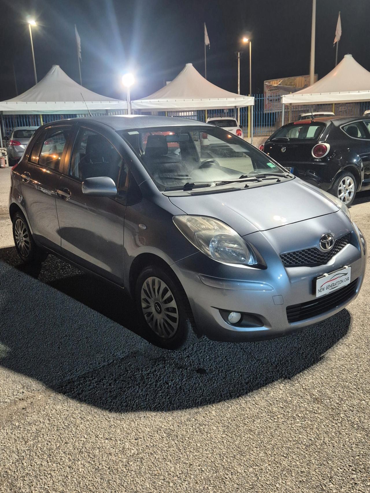 Toyota Yaris 5.p luxury pack