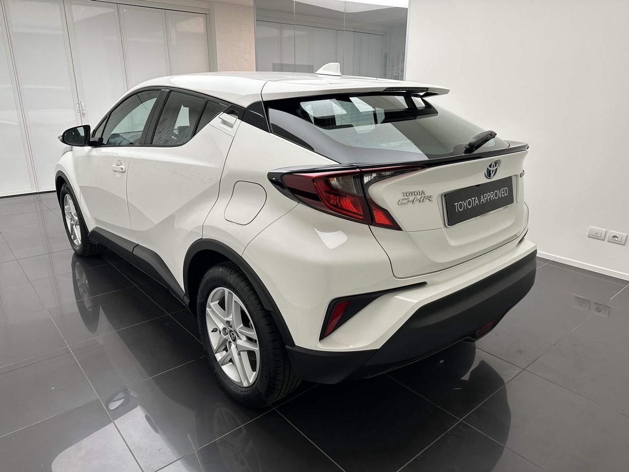 Toyota C-HR 1.8h Business e-cvt