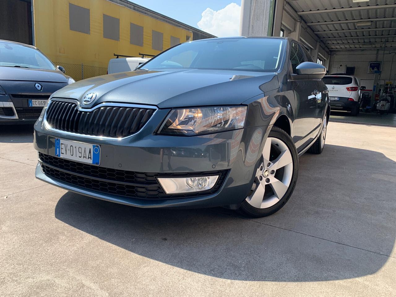 Skoda Octavia 1.6 TDI 105 CV DSG