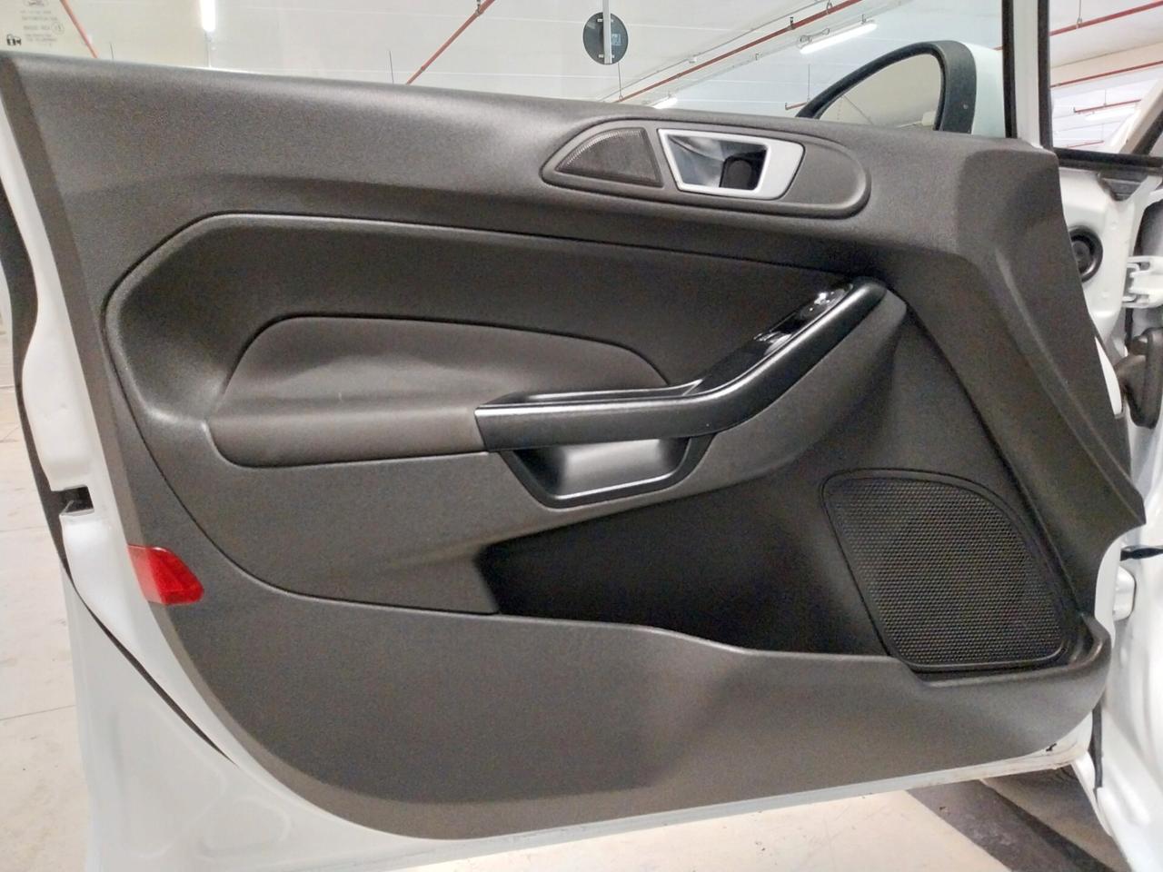 Ford Fiesta 1.5 TDCi 75CV 5 porte Titanium - ok neopatentati