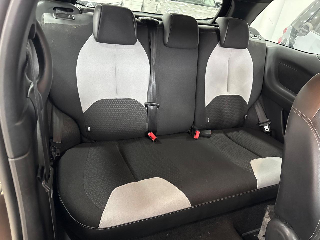 Ds3 1.4 hdi bicolore just black
