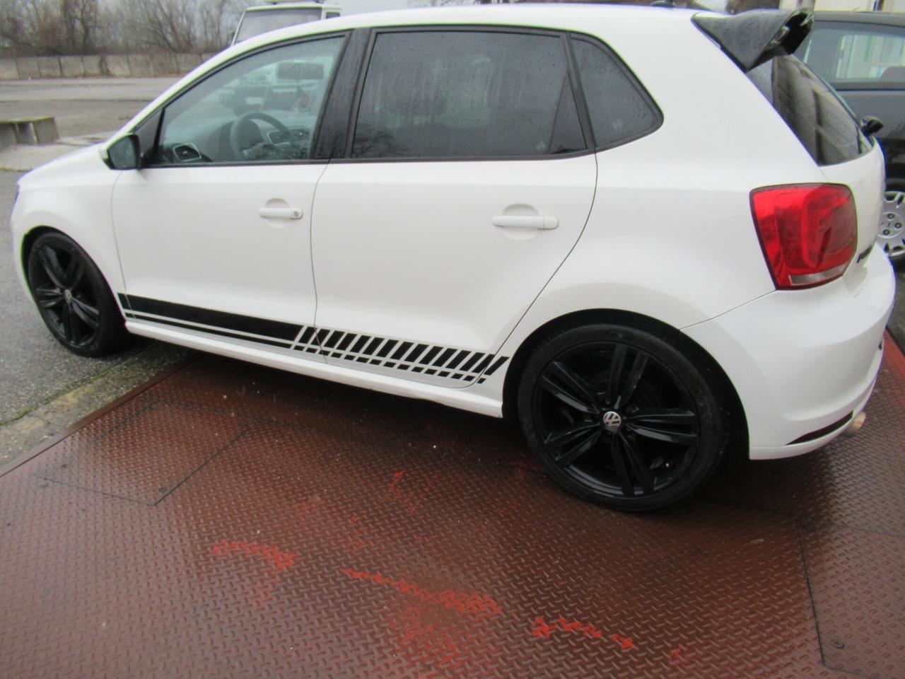 Volkswagen Polo 1.2 70 CV 5p. Comfortline Kit Catena Distrib. fatta Gomme nuove 17"