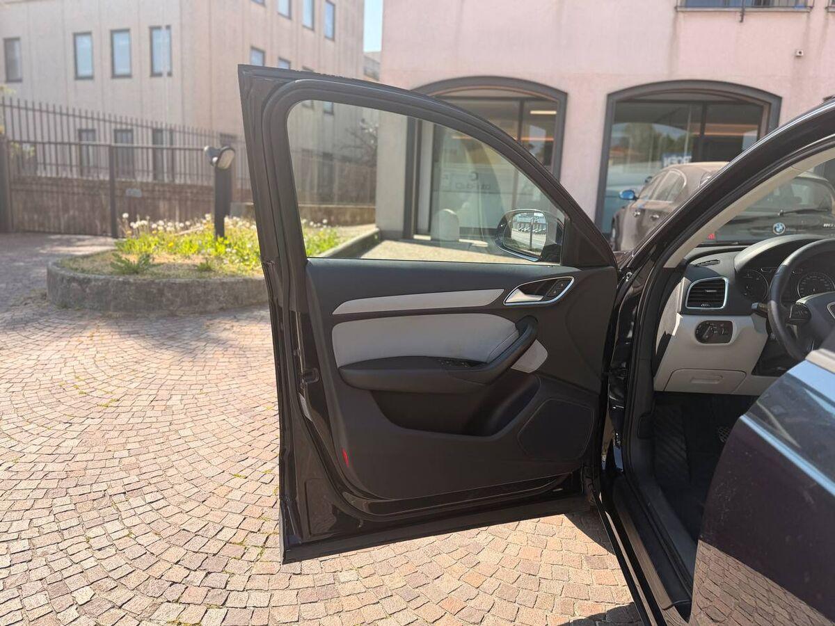 Audi Q3 2.0 tdi Business 140cv