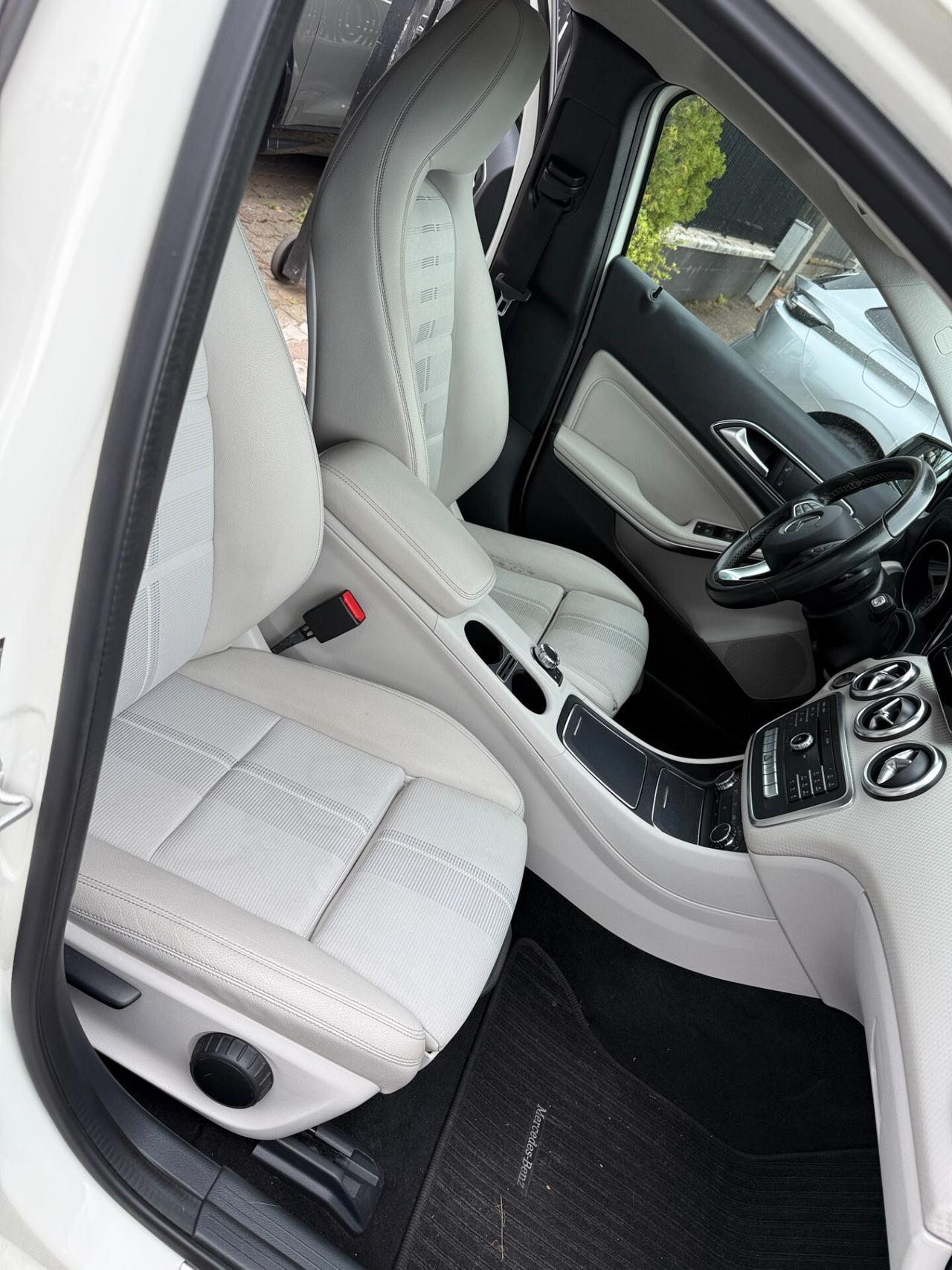 Mercedes-benz A 200 d Automatic 4Matic Premium