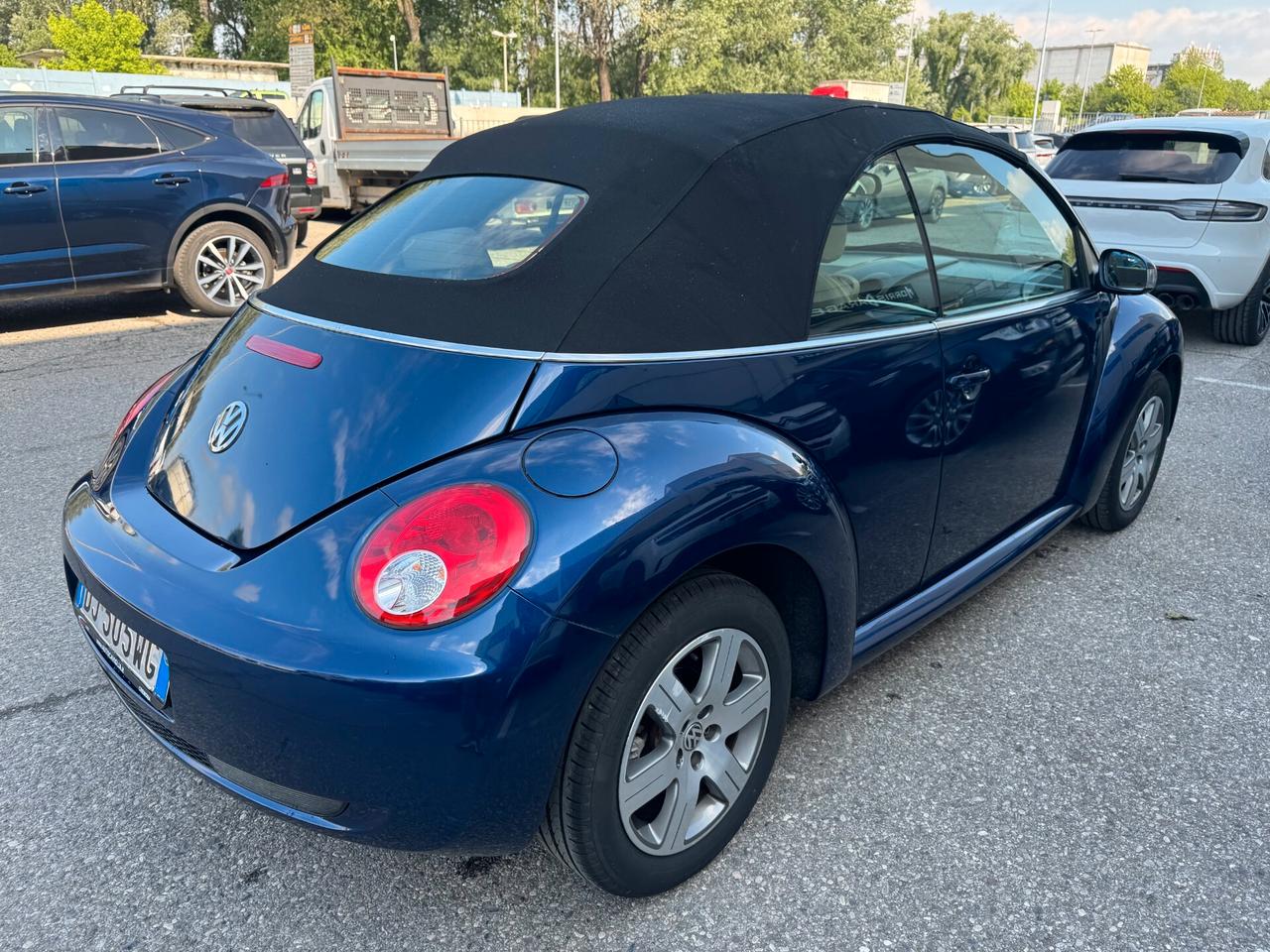 Volkswagen New Beetle 1.6 Cabrio