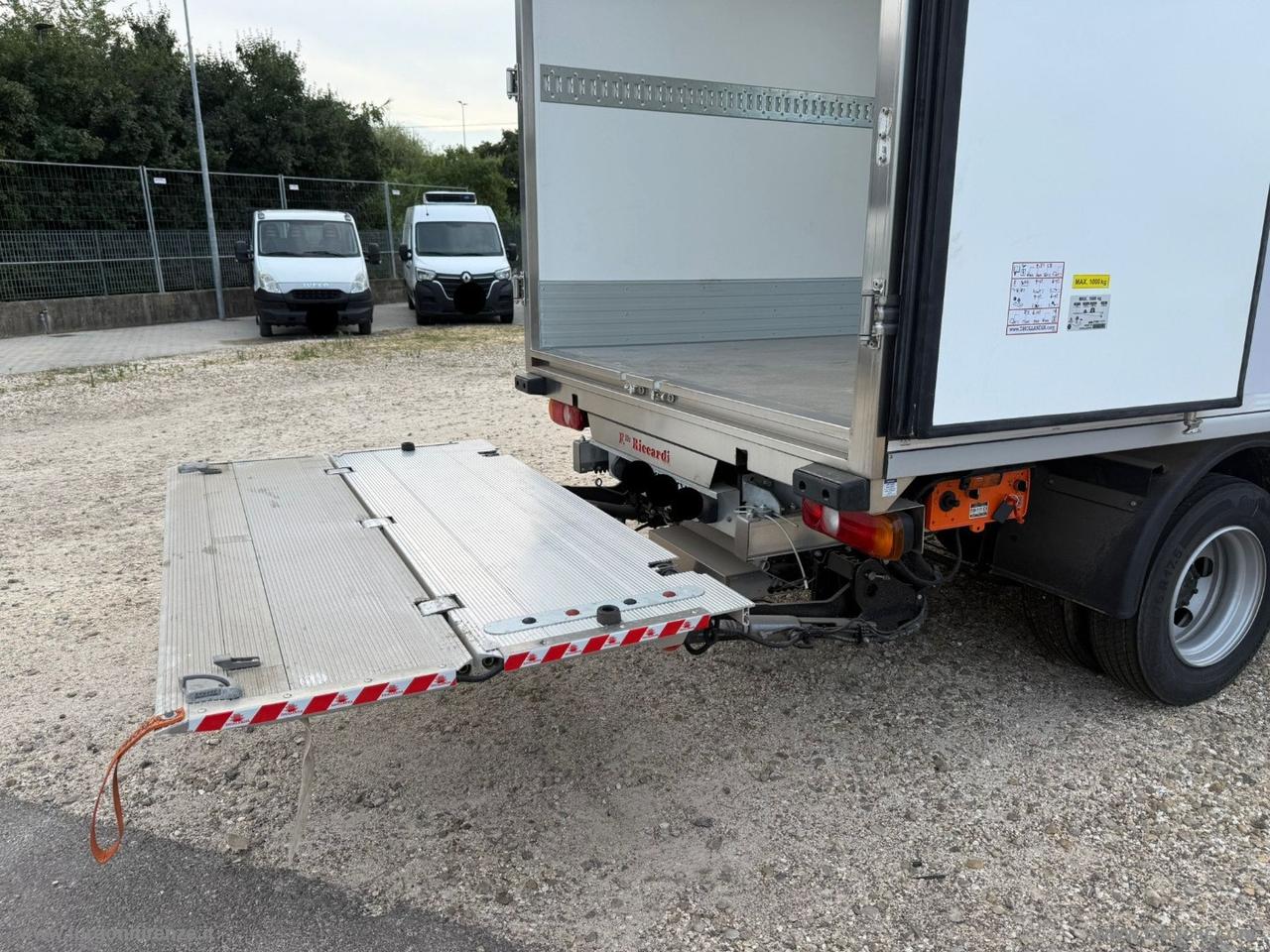 CANTER FUSO