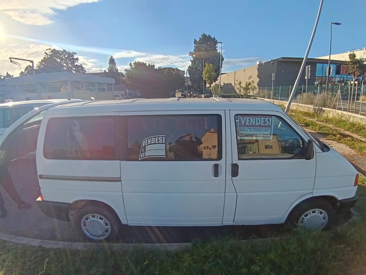 Volkswagen Caravelle 2.4 D