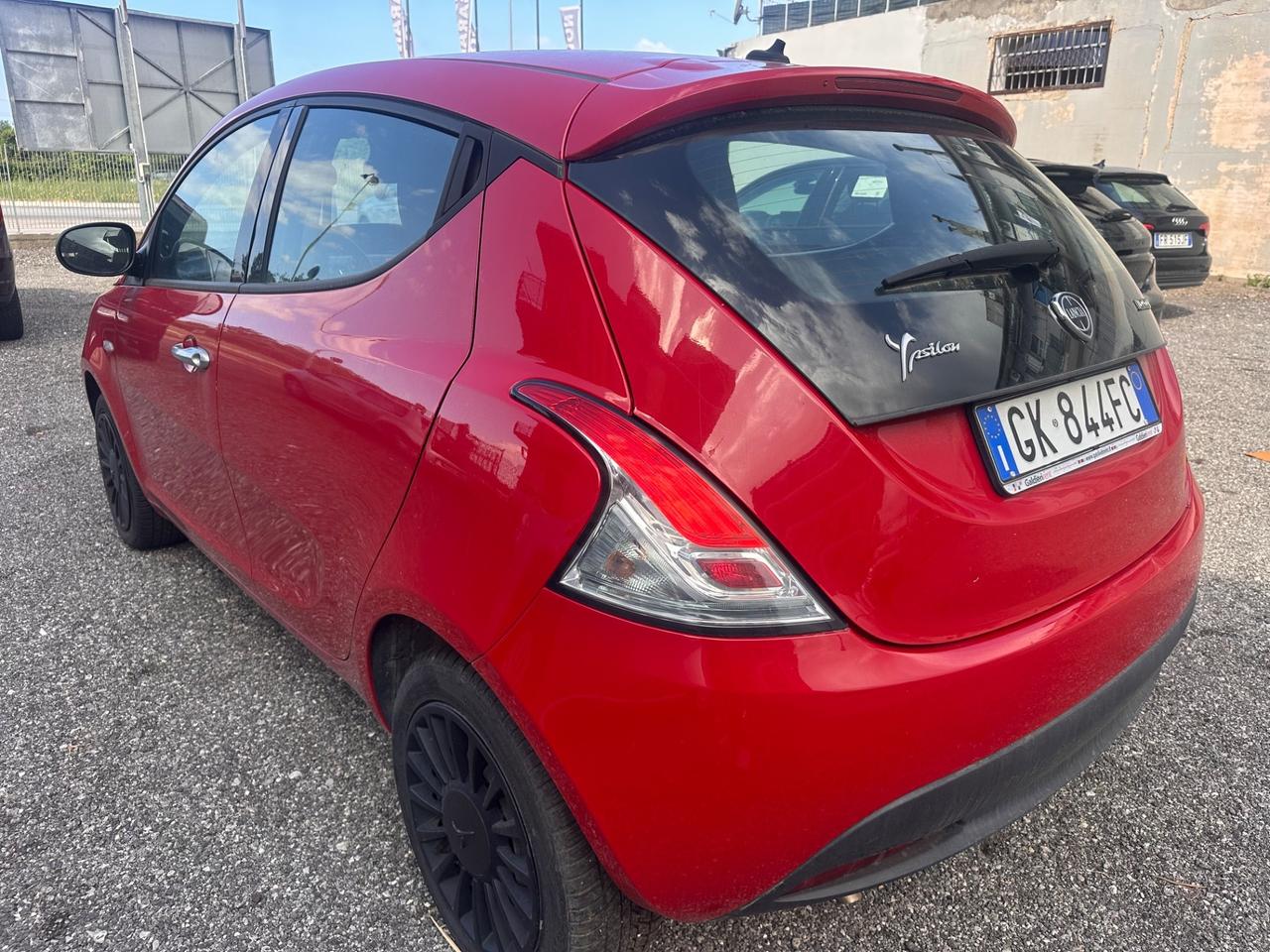 Lancia Ypsilon 1.0 FireFly 5 porte S&S Hybrid Ecochic Silver