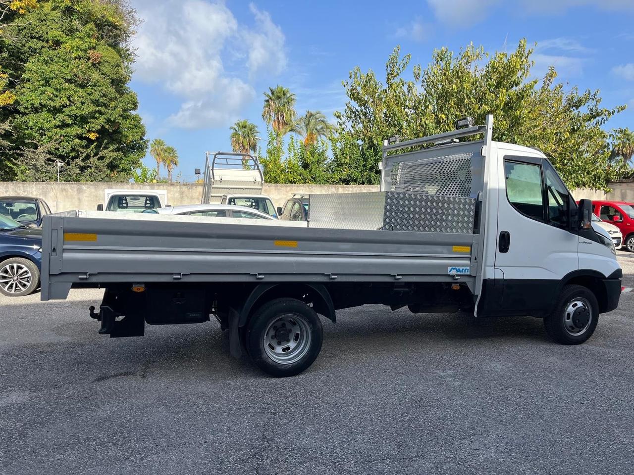 Iveco Daily 2.3 HPI 35-i30- cassonato/gemell.-2016
