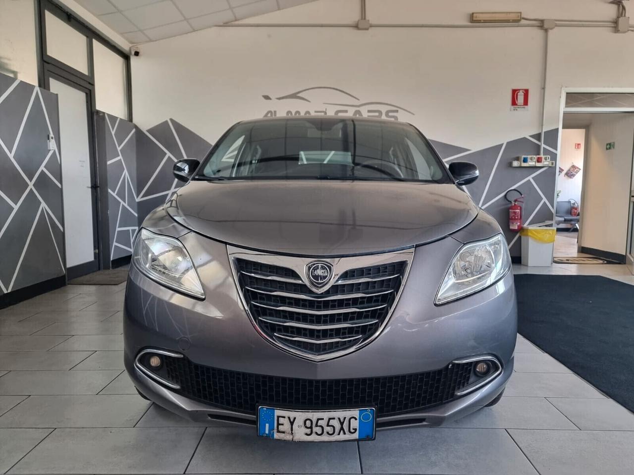 Lancia Ypsilon 0.9 TwinAir 85 CV 5 porte Metano Ecochic NEOPATENTATI