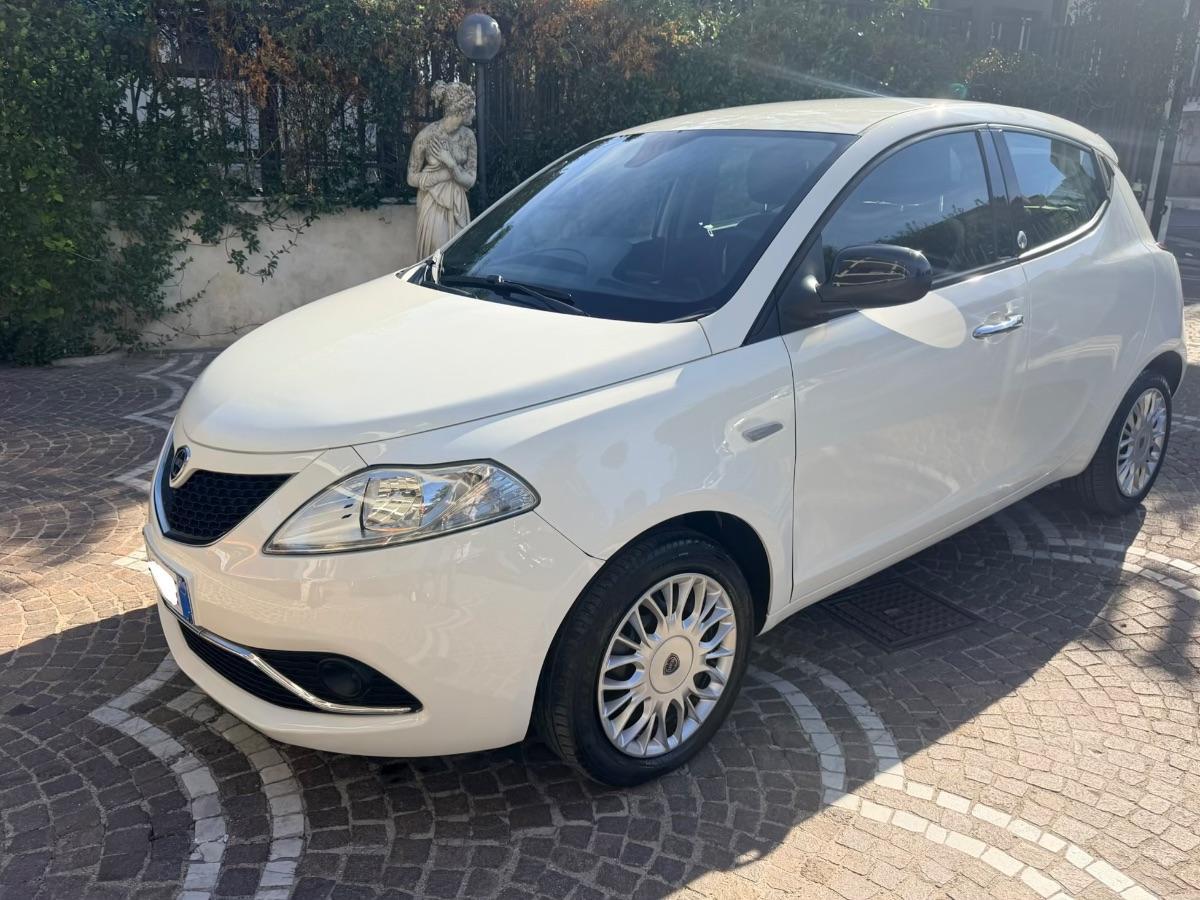 LANCIA Ypsilon 1.2 69 CV 5p. GPL Ecochic Gold