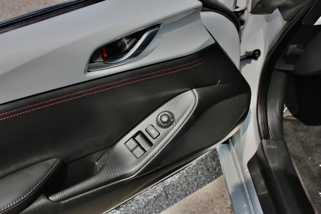 Mazda MX-5 1.5L SPORT-LINE 130CV INTERNI IN PELLE NERA