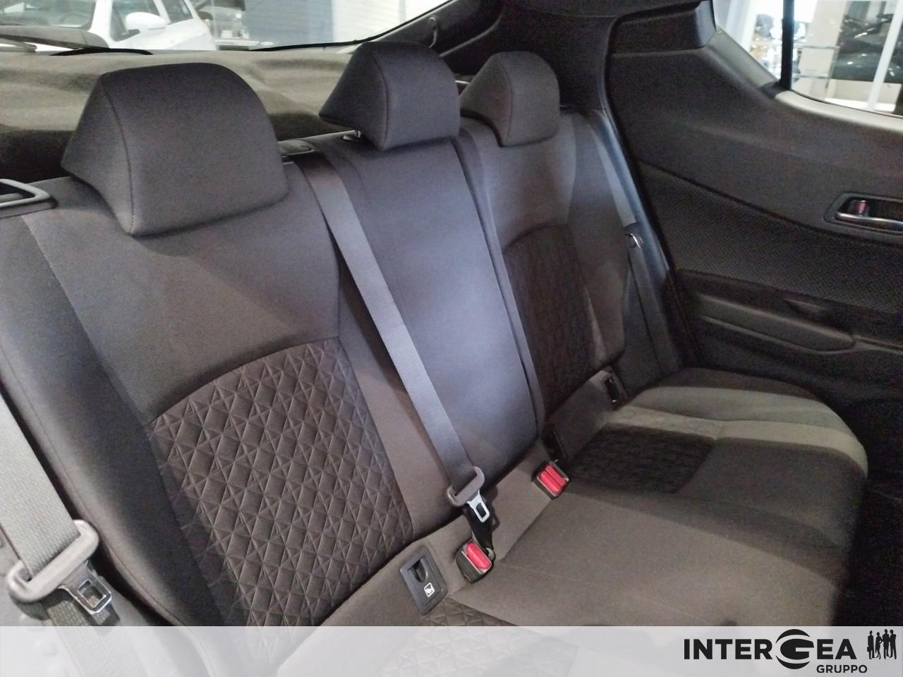 TOYOTA C-HR 2.0h Comfort e-cvt